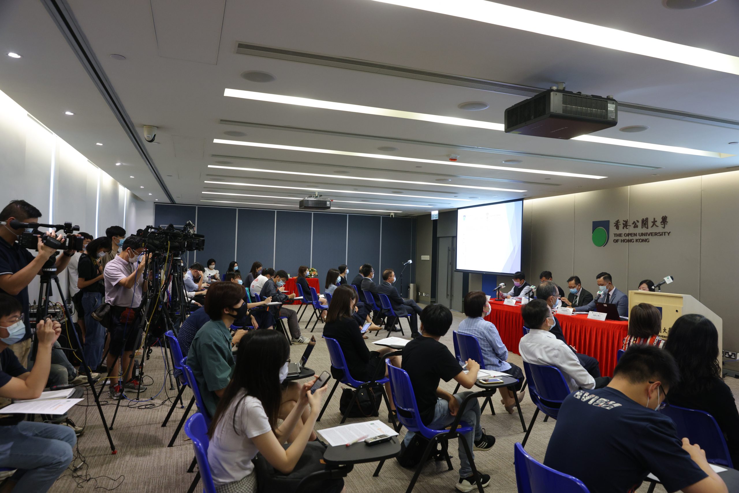 香港公开大学与香港路德会社会服务处的研究团队公布研究成果。